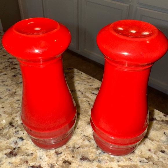 Le Creuset Stoneware Salt & Pepper Shakers Set of 2, 4 oz. each, Cerise - Picture 2 of 2